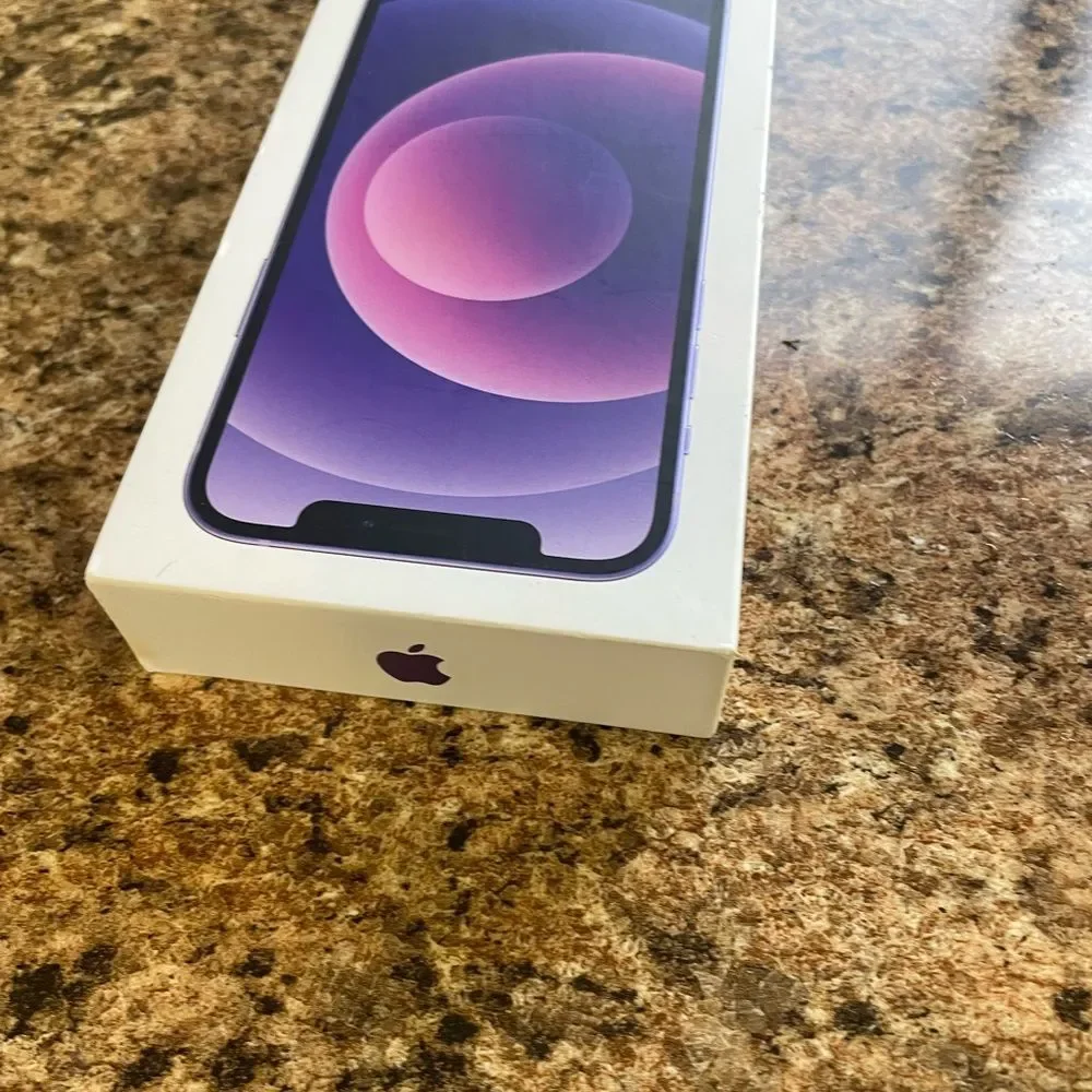 Apple‎ iPhone in Vibrant Purple empty box